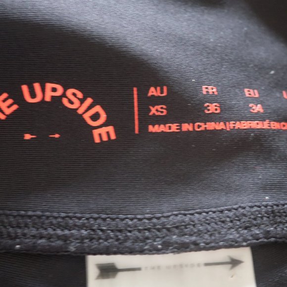 THE UPSIDE SPORT BLACK WHITE RED LEGGINGS 4 * - Picture 13 of 14